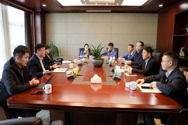 平湖市委常委、副市長戴振一行蒞臨景興紙業(yè)調(diào)研指導